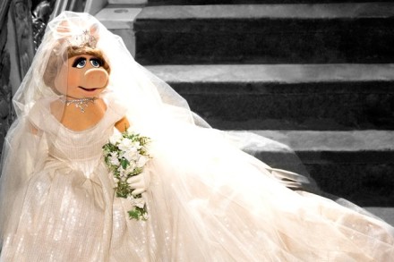 Vivienne Westwood designs wedding dress for Miss Piggy